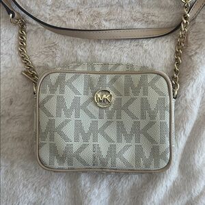 Michael Kors Mini Jet Set Crossbody